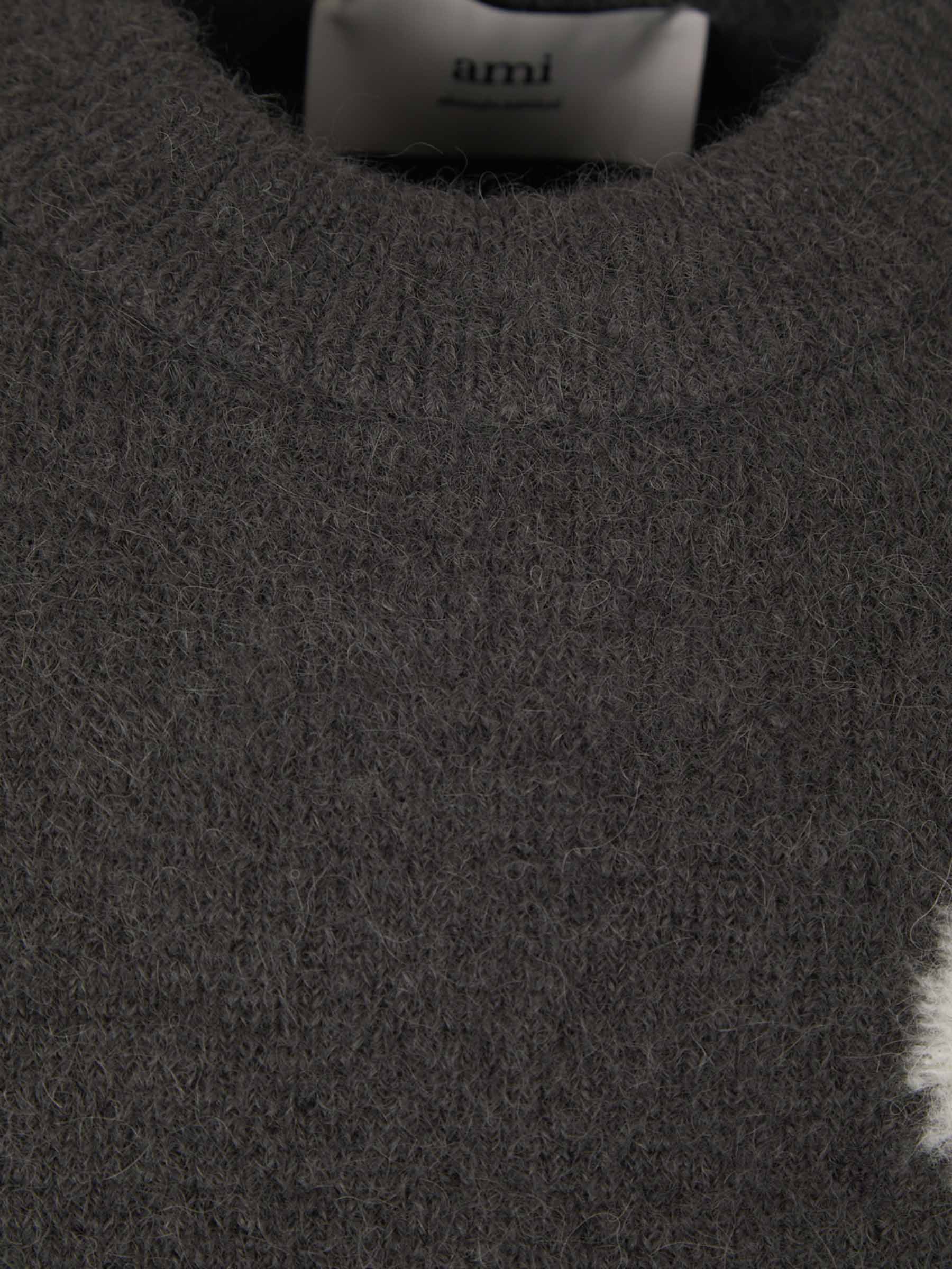 AMI - HEART SWEATER